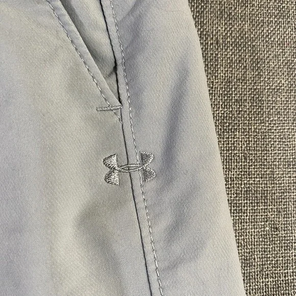 Under Armour UA Golf Chino Shorts Mens Size 34 Grey Stretch Performance - Picture 4 of 9